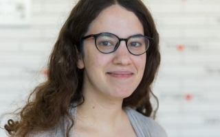 To feel and talk in a language of conflict: distinct emotional experience and expression of bilinguals among disadvantaged minority members